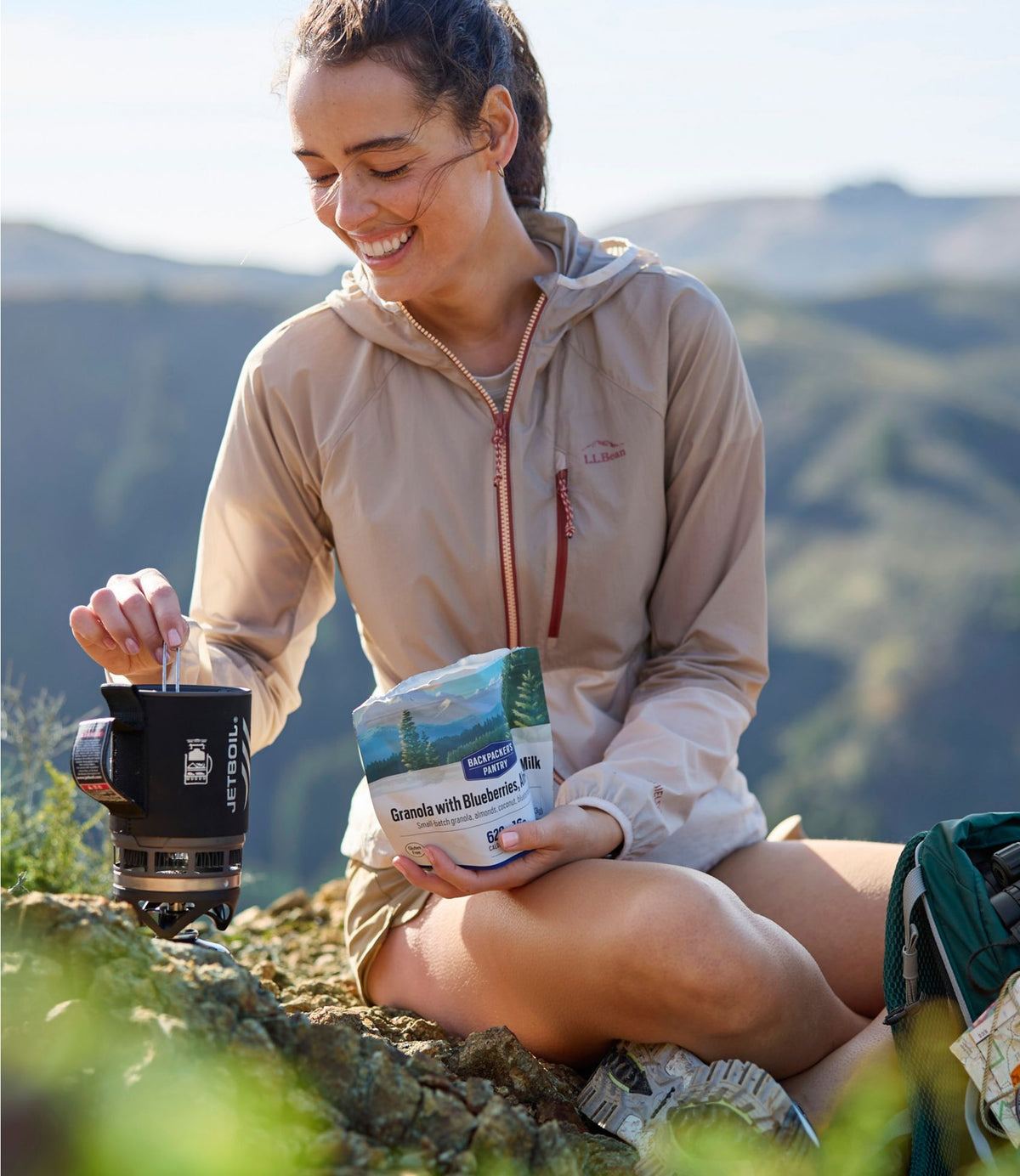 Women's Stowaway Windbreaker