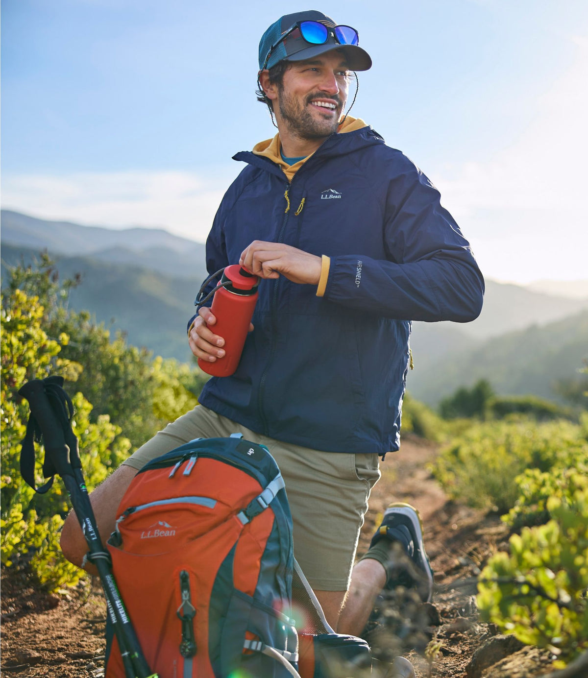 Men's Stowaway Windbreaker