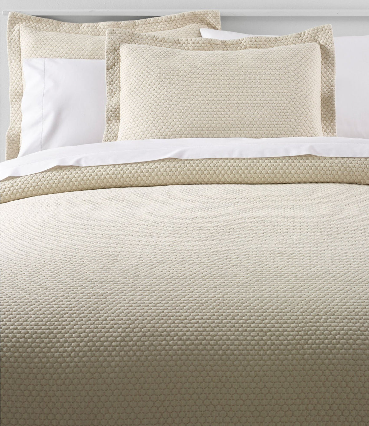 Organic Honeycomb Matelassé Bedspread