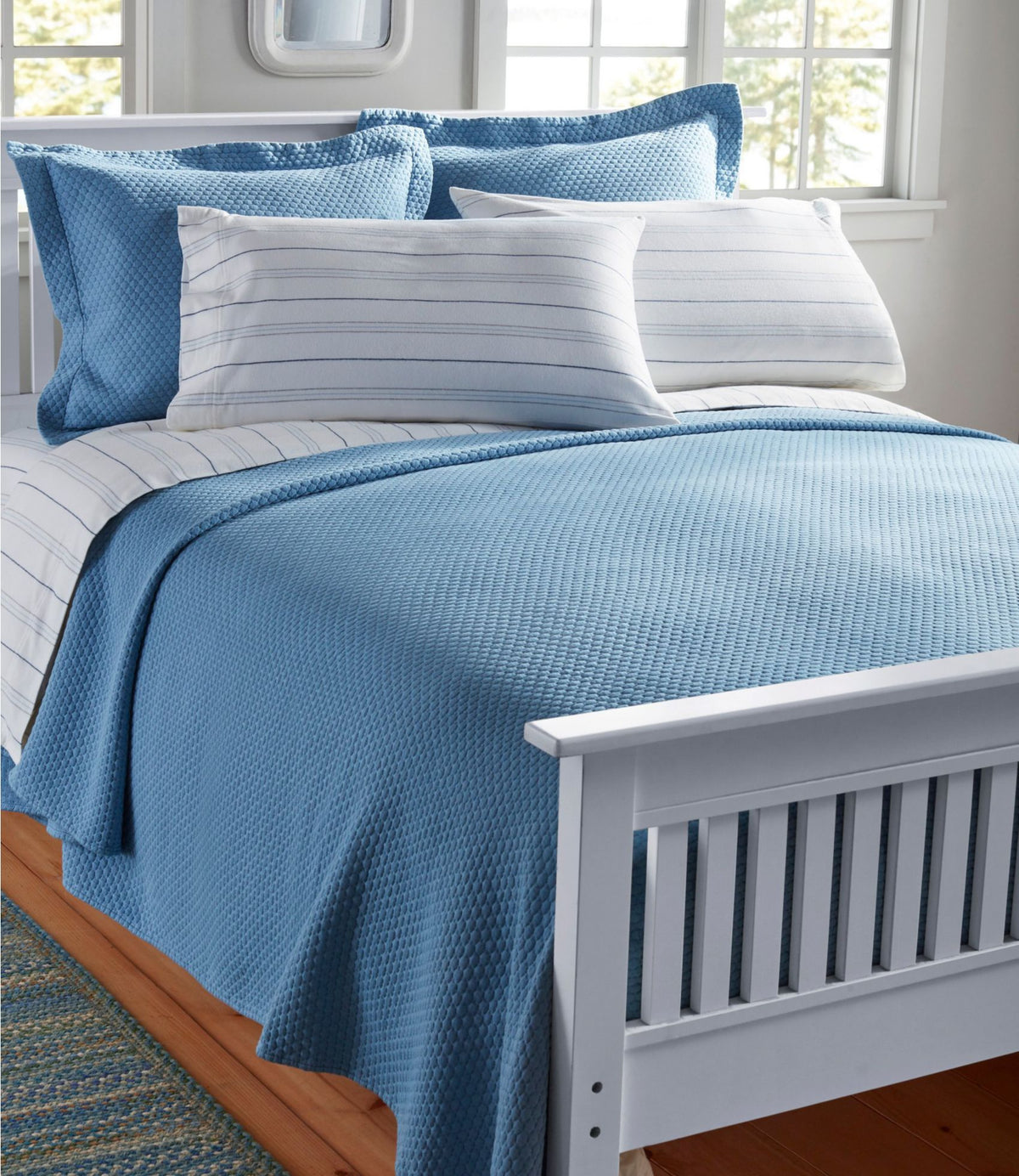 Organic Honeycomb Matelassé Bedspread