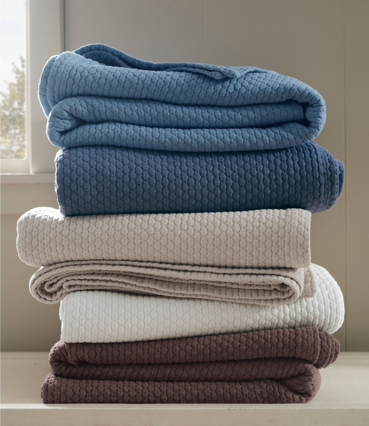Organic Honeycomb Matelassé Bedspread